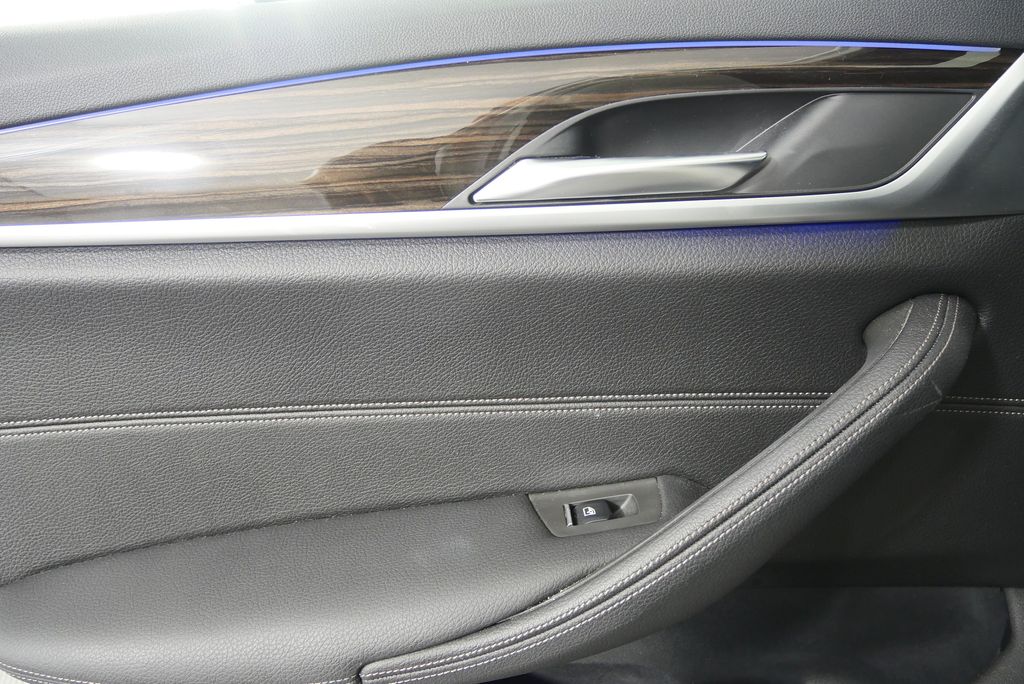 Thumbnail: 2019 BMW 5 Series - 14