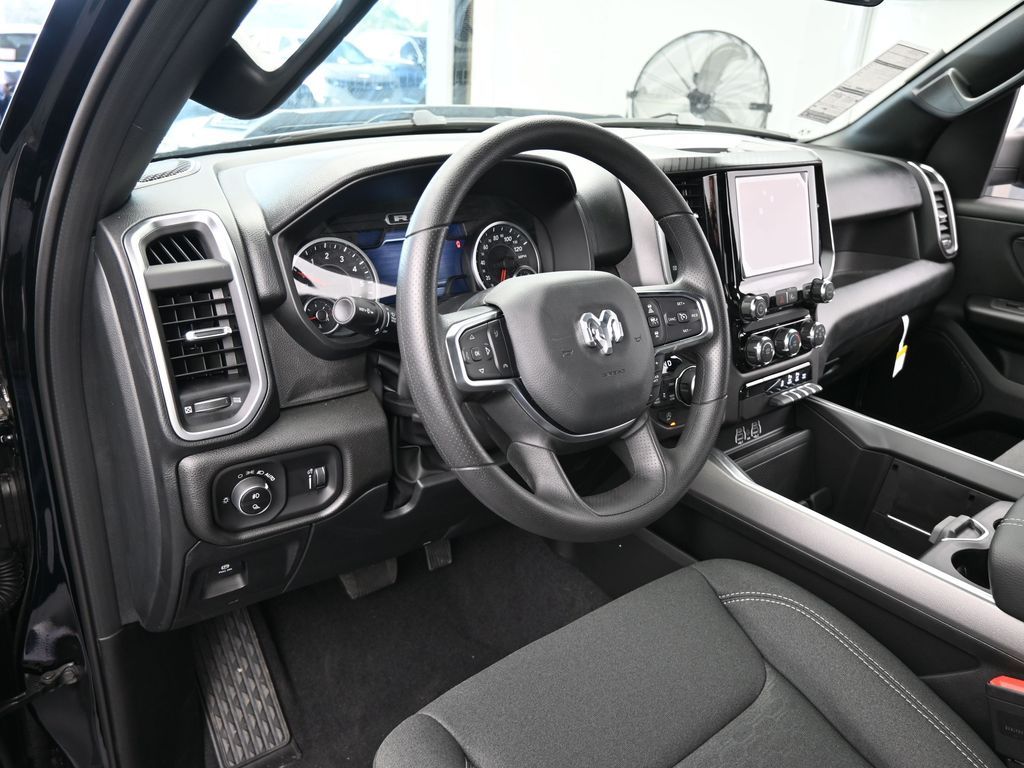 New 2026 Diamond Black Crystal Pearlcoat Ram Express image 10