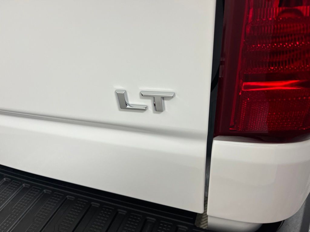 Thumbnail: 2026 Chevrolet Silverado 1500 - 17