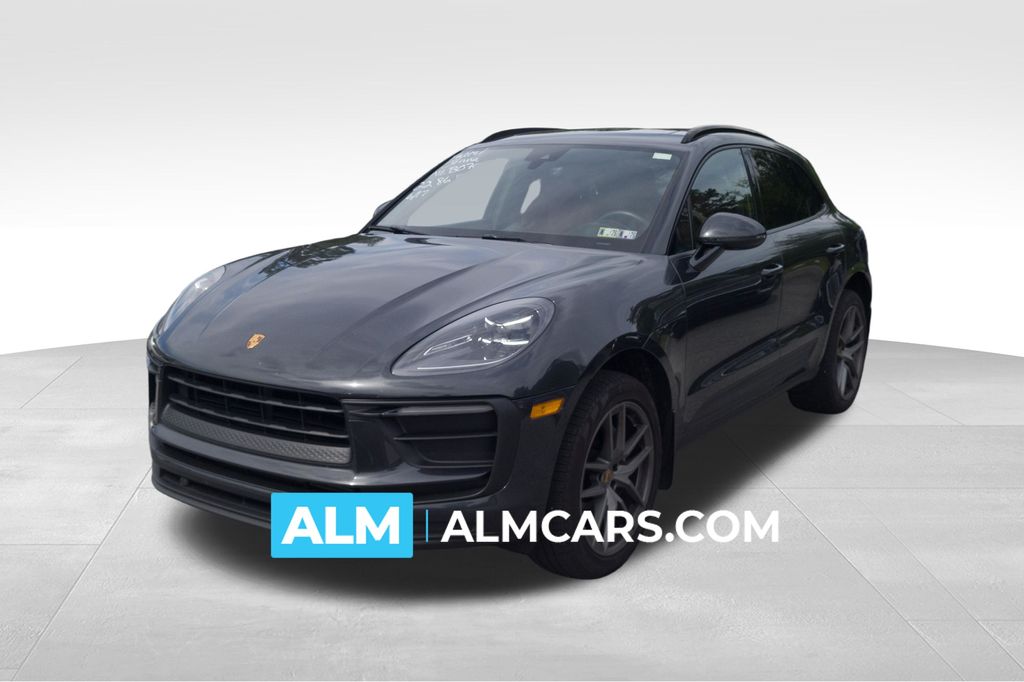 2022 Porsche Macan -'s photo