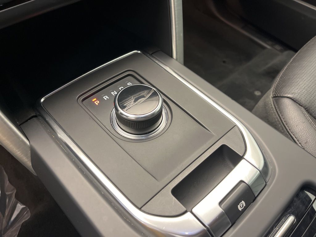 Thumbnail: 2019 Land Rover Discovery Sport - 20