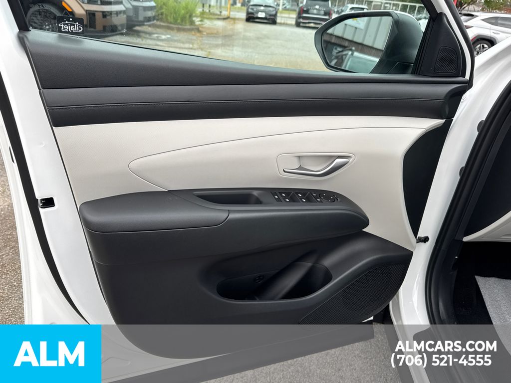 Used 2026 White Pearl Hyundai SE image 11