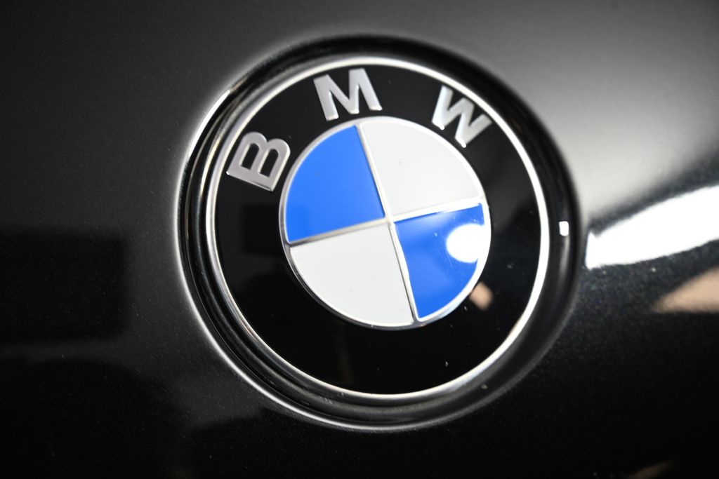 Thumbnail: 2022 BMW X6 - 13