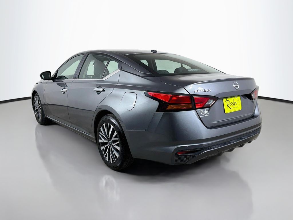 Used 2025 Nissan Altima Sedan