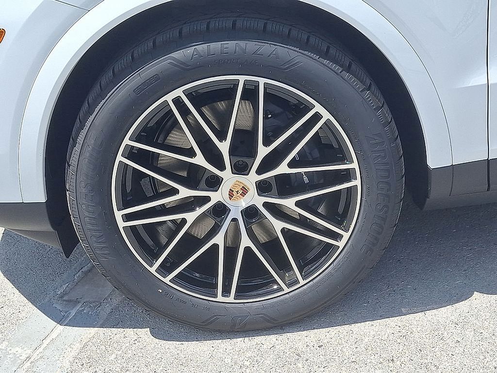 Thumbnail: 2025 Porsche  - 12