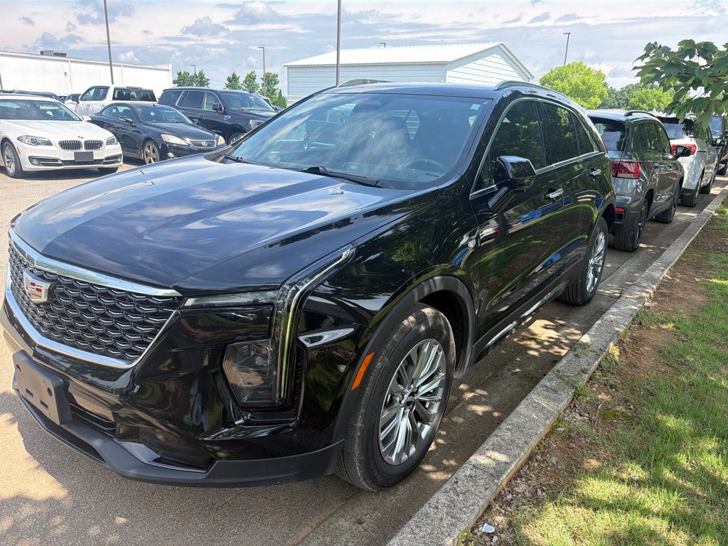  2024 Cadillac XT4 Premium Luxury FWD   