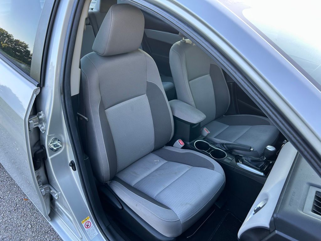 2018 Toyota Corolla LE 15