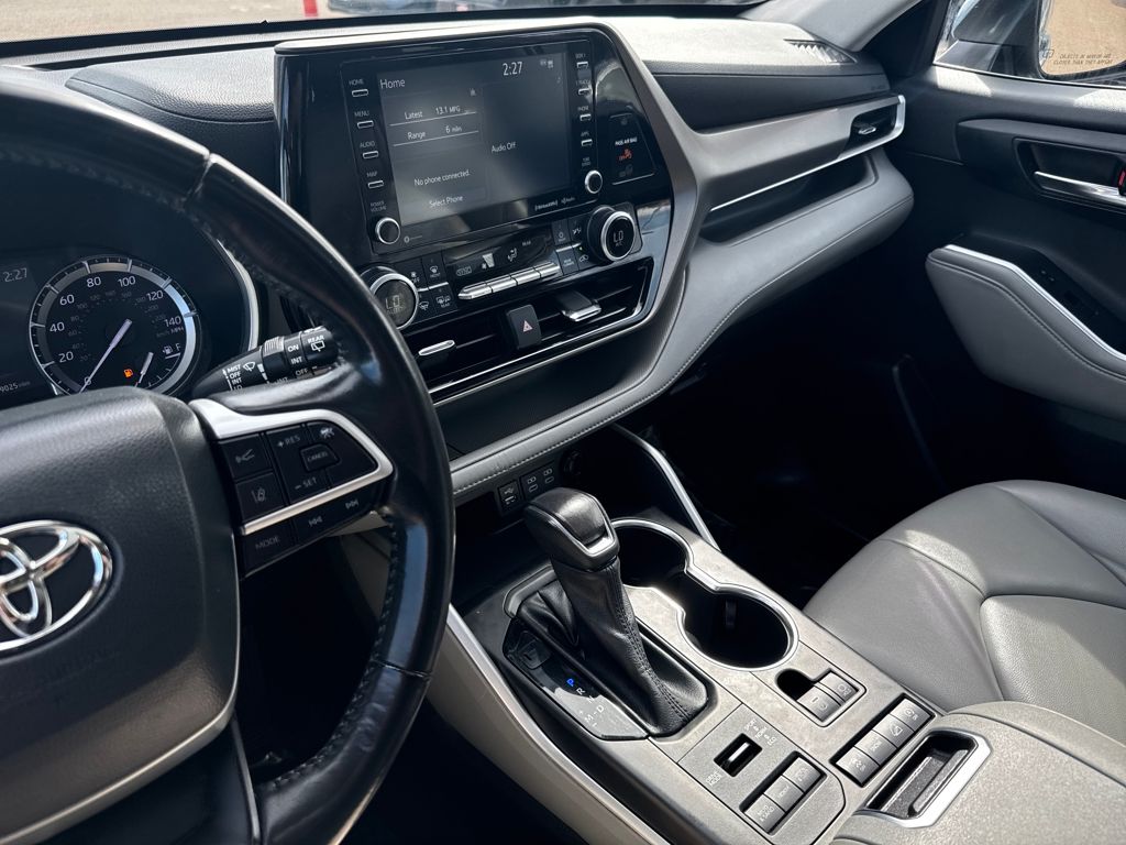 2022 Toyota Highlander XLE photo 23