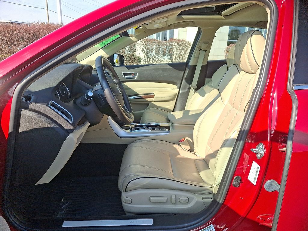 Thumbnail: 2018 Acura TLX - 14