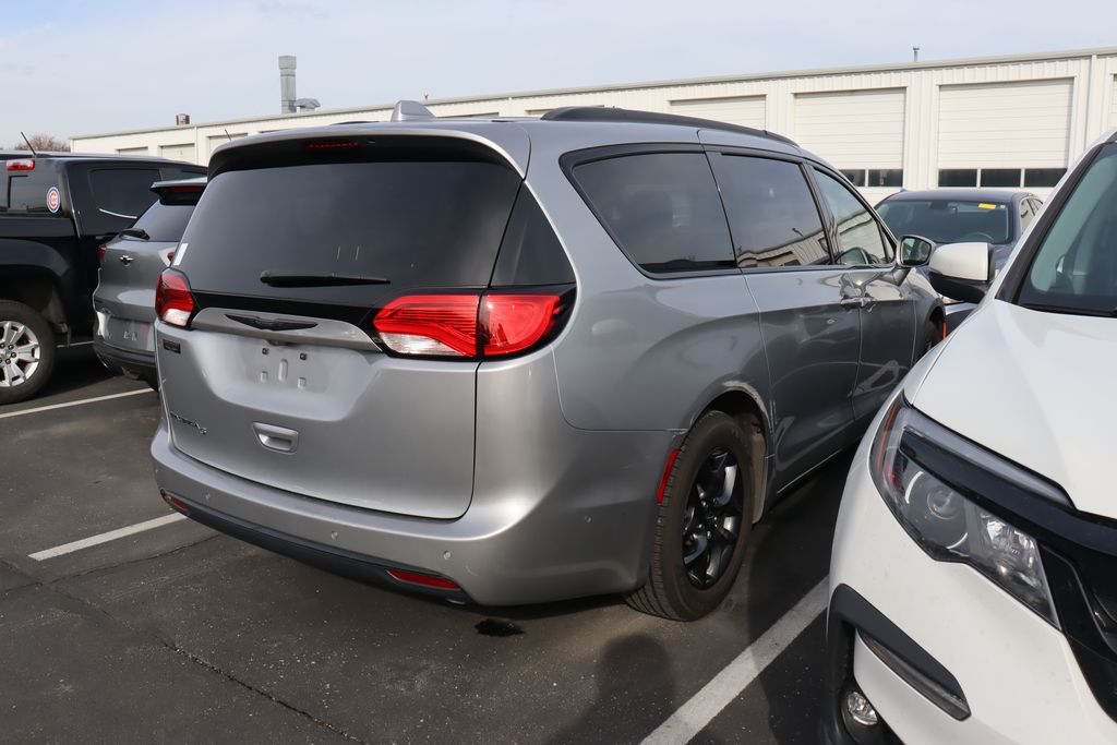 2019 Chrysler Pacifica  4