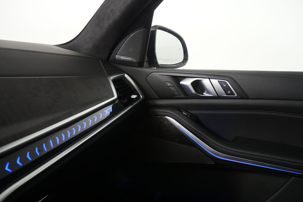 Thumbnail: 2023 BMW X7 - 31