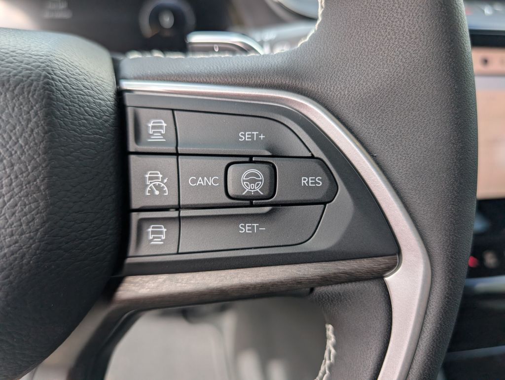 2026 Jeep Grand Cherokee Altitude White at Victoria Chrysler Dodge Jeep Ram