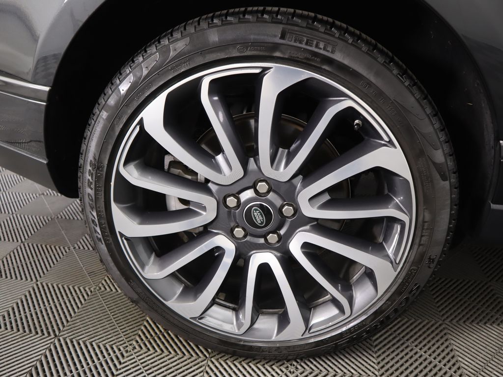 Thumbnail: 2018 Land Rover Range Rover - 32