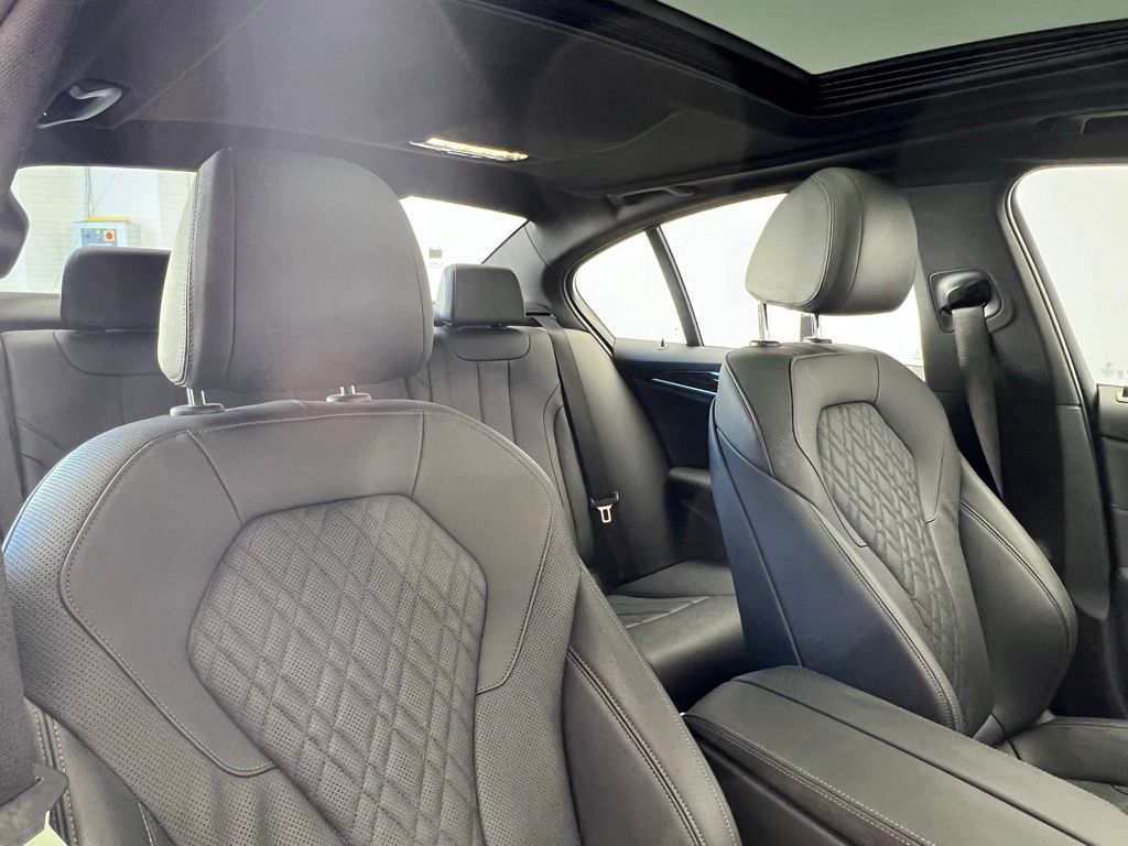 Thumbnail: 2021 BMW 5 Series - 7