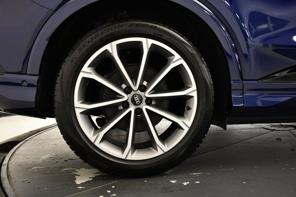 Thumbnail: 2026 Audi Q4 e-tron - 16
