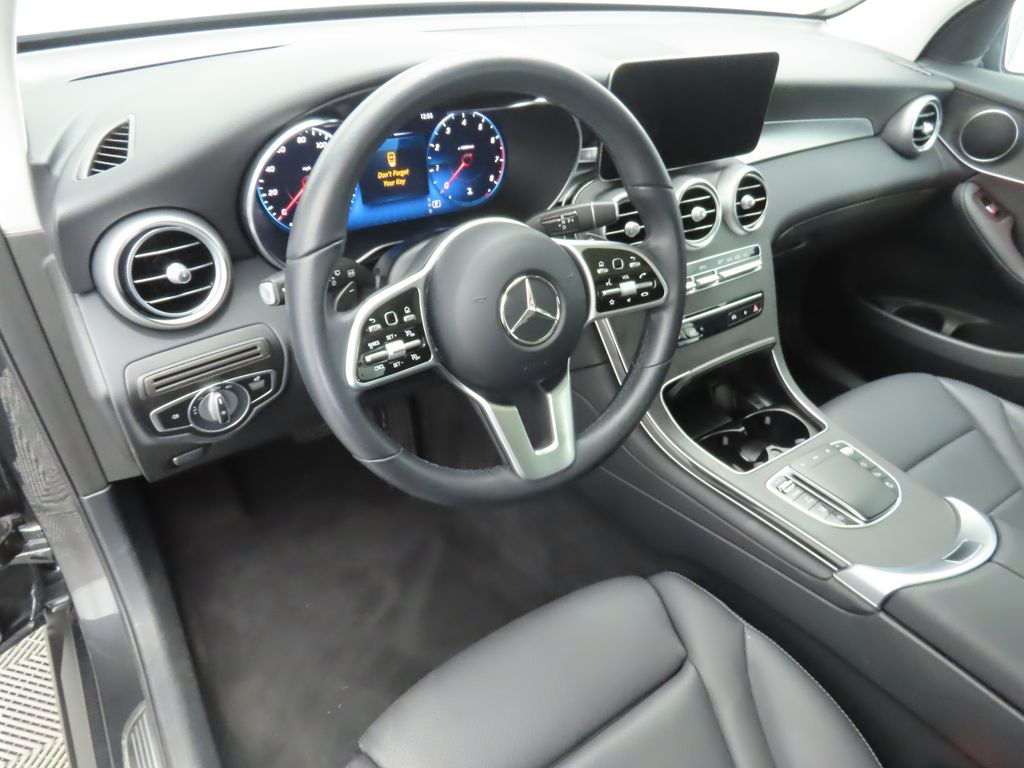 2022 Mercedes-Benz GLC 300 9