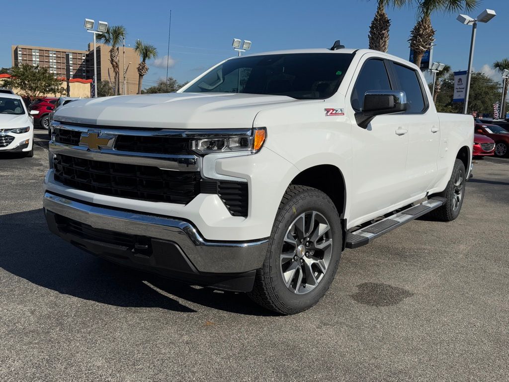 2025 Chevrolet Silverado 1500 LT 4