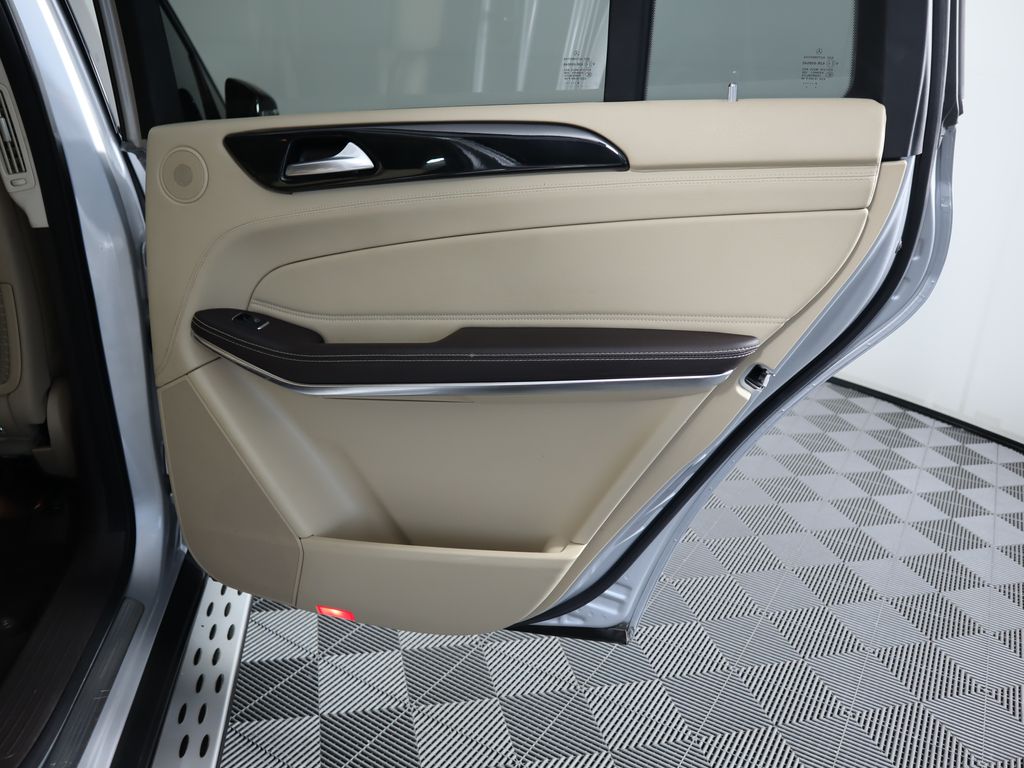 Thumbnail: 2019 Mercedes-Benz GLS - 29