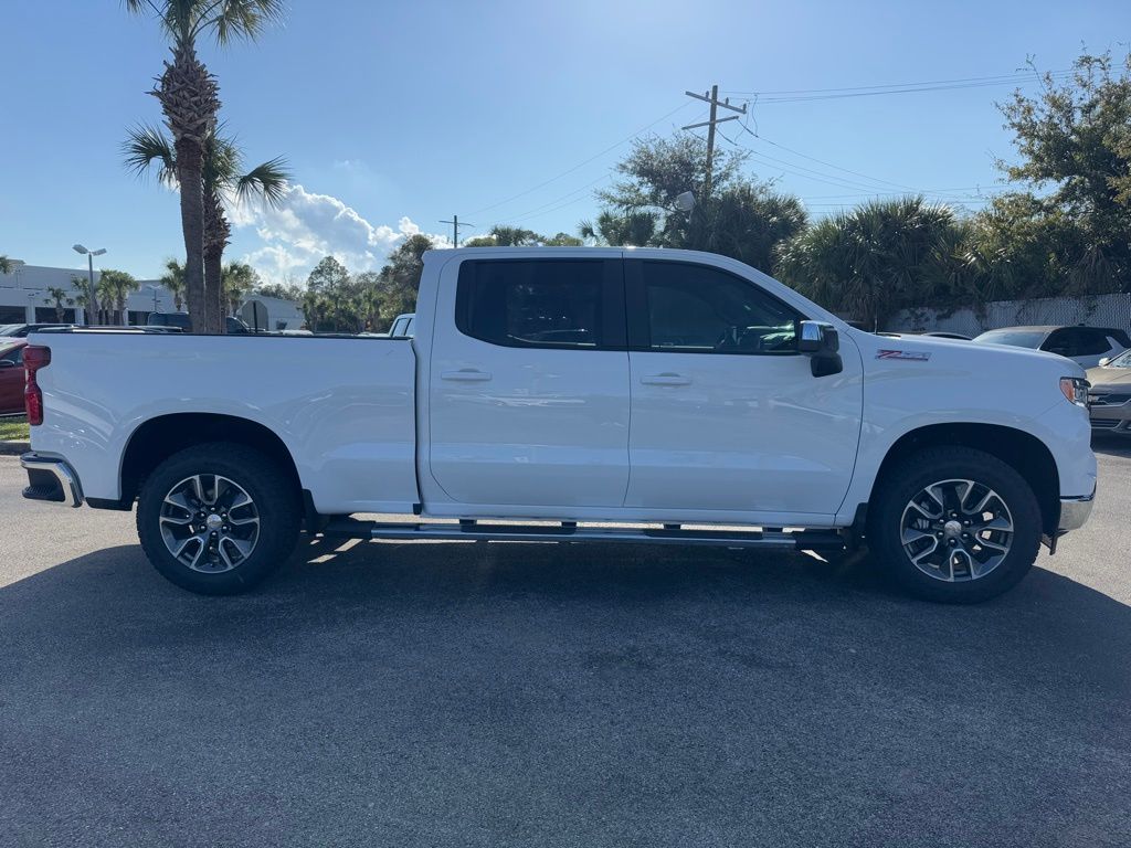 2025 Chevrolet Silverado 1500 LT 9