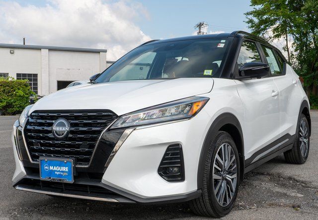 2023 Nissan Kicks SR White at Rafferty Subaru