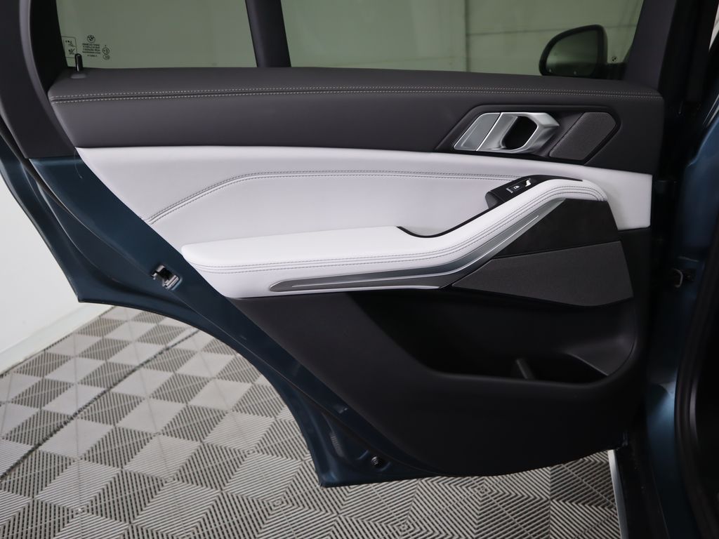 Thumbnail: 2026 BMW X5 - 27