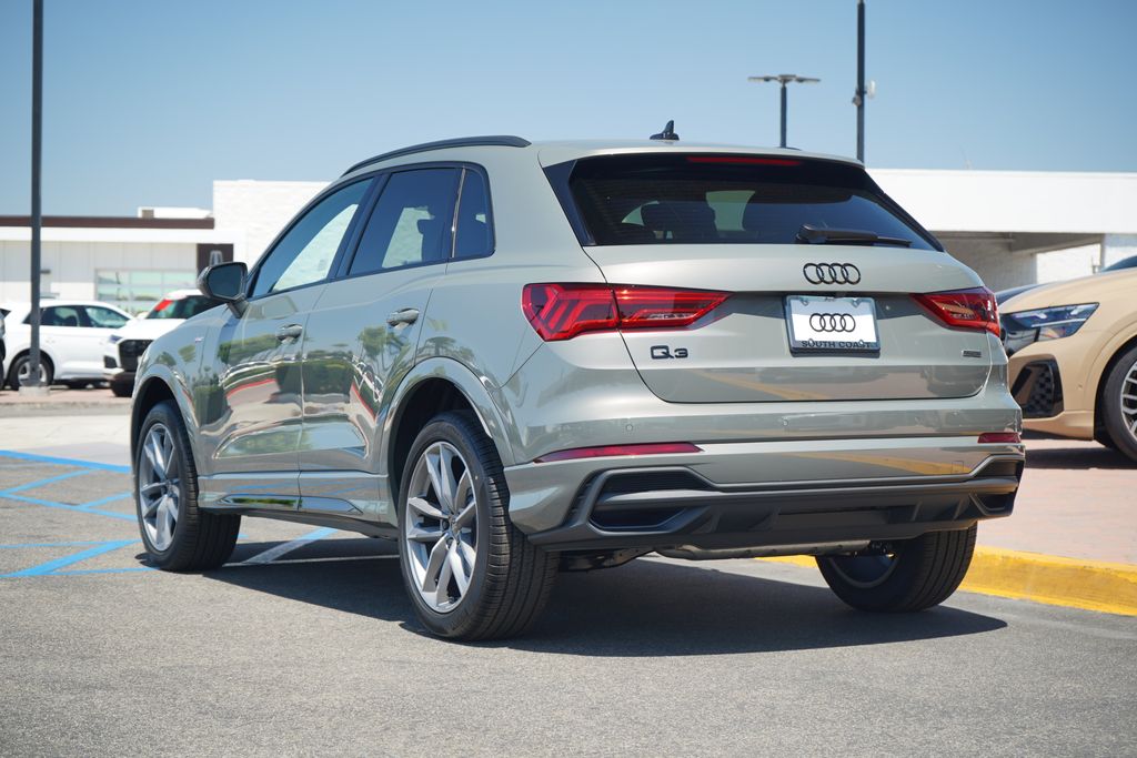 Thumbnail: 2025 Audi Q3 - 3