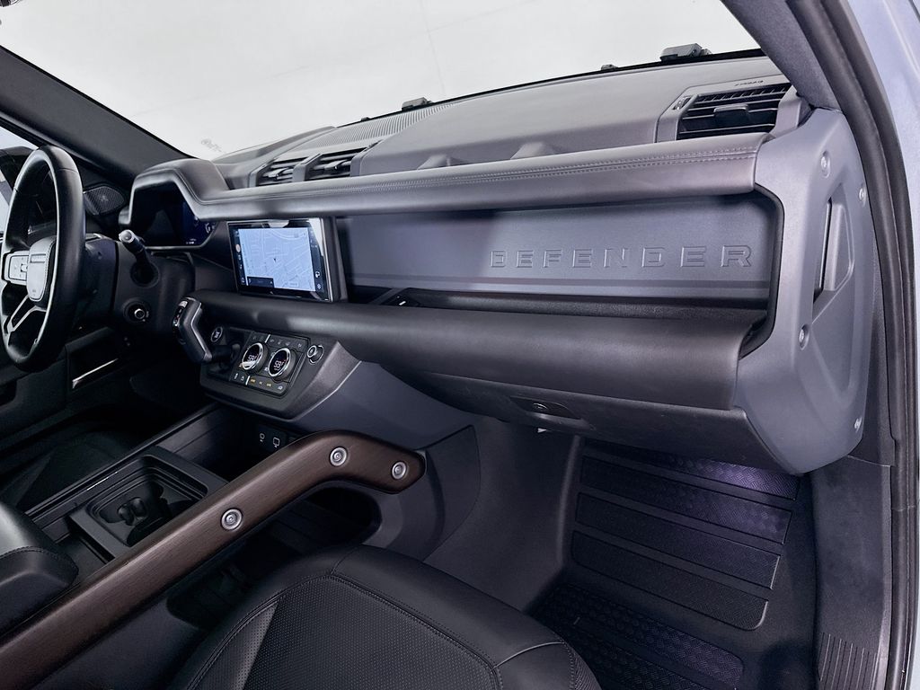 Thumbnail: 2020 Land Rover Defender - 30