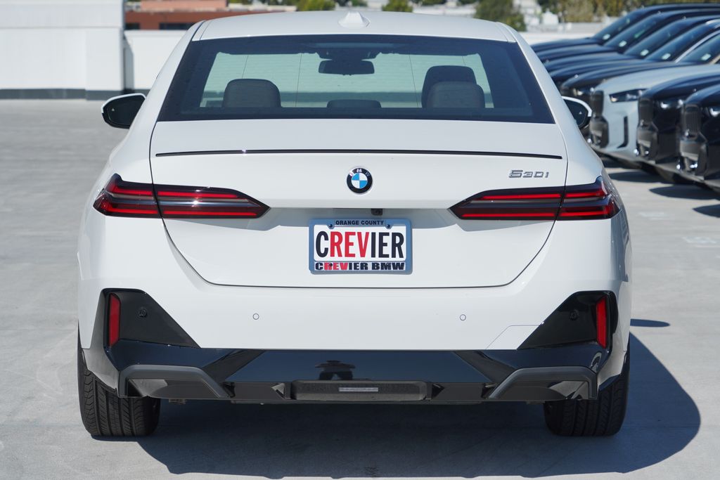 Thumbnail: 2027 BMW 5 Series - 6