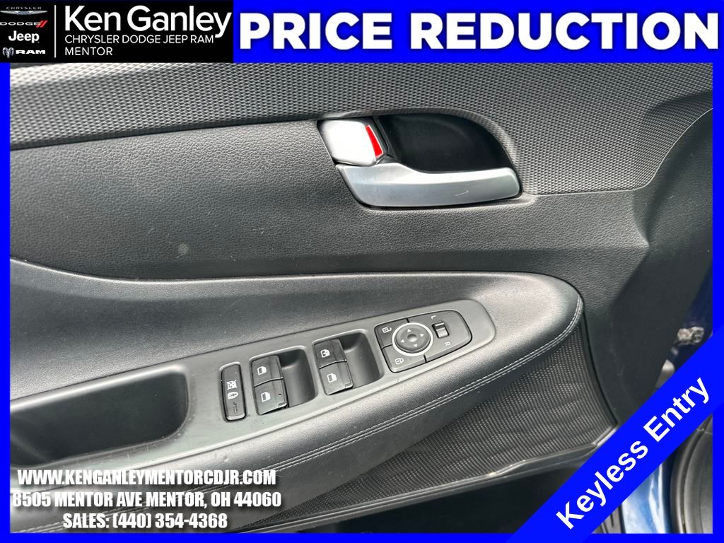 2019 Hyundai Santa Fe SE photo