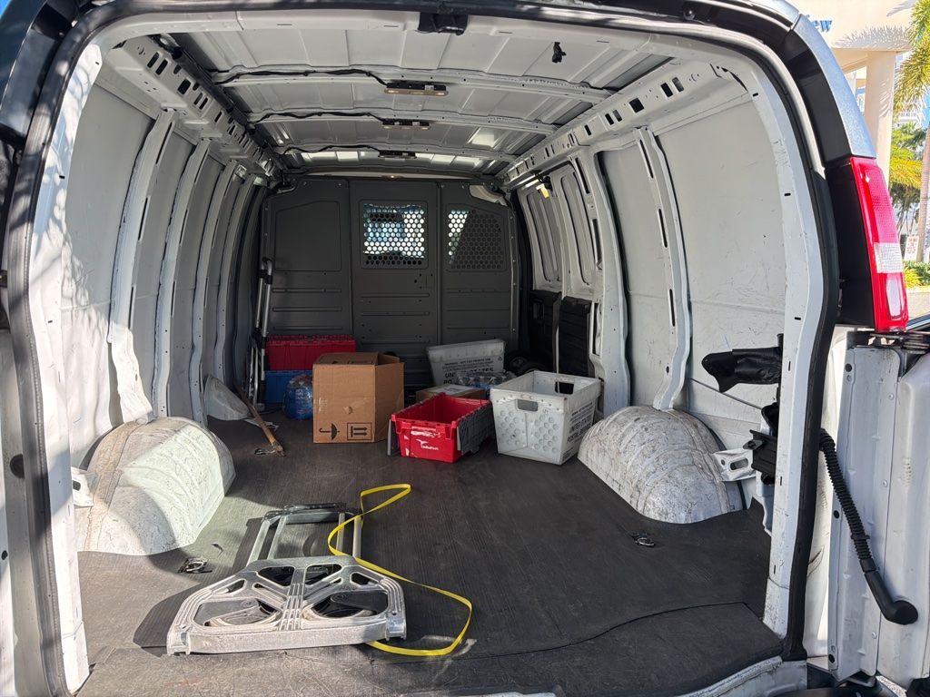 2018 GMC Savana 2500's photo