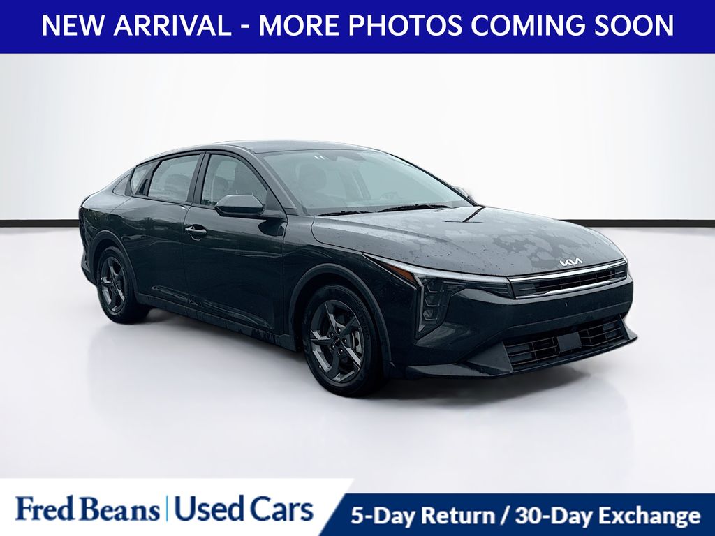 Interstellar Gray 2025 Kia K4 LXS FWD Sedan Front-Wheel Drive Continuously Variable Transmission