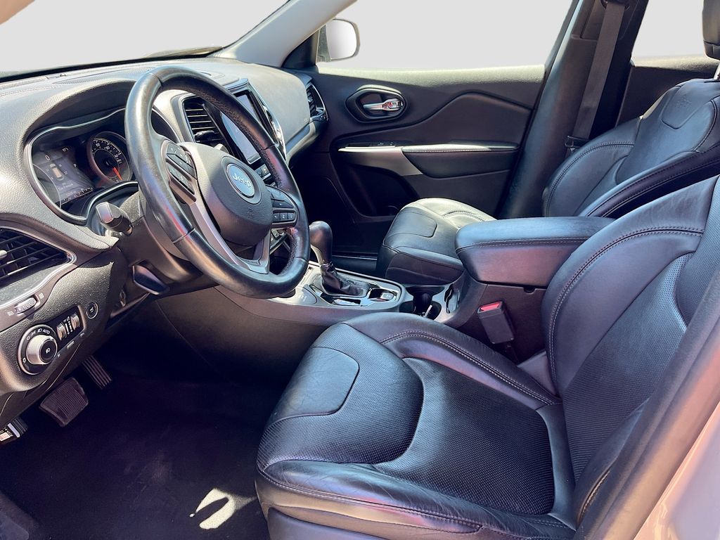 Used 2021 Silver Jeep Limited image 21