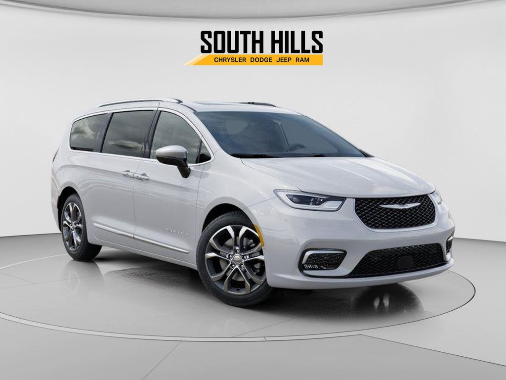 2026 Chrysler Pacifica Pinnacle White at South Hills CDJR