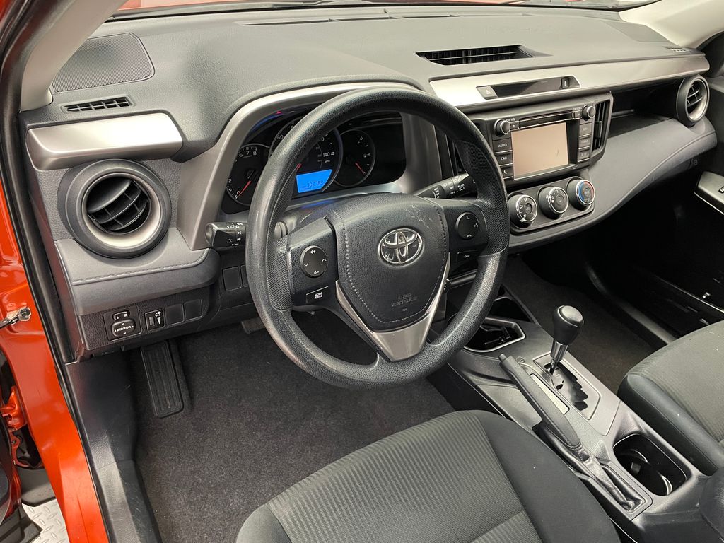 2016 Toyota RAV4 LE 11