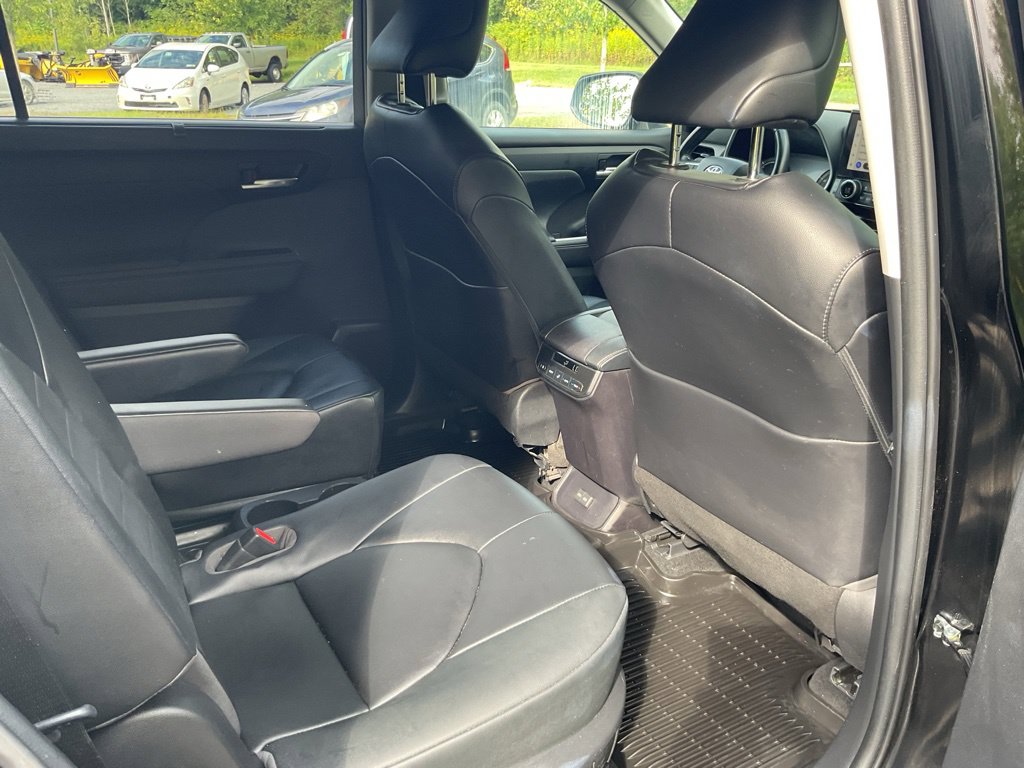 Used 2023 Toyota Highlander Hybrid SUV