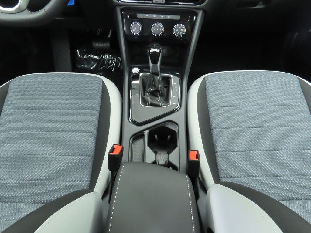 Thumbnail: 2025 Volkswagen Taos - 16