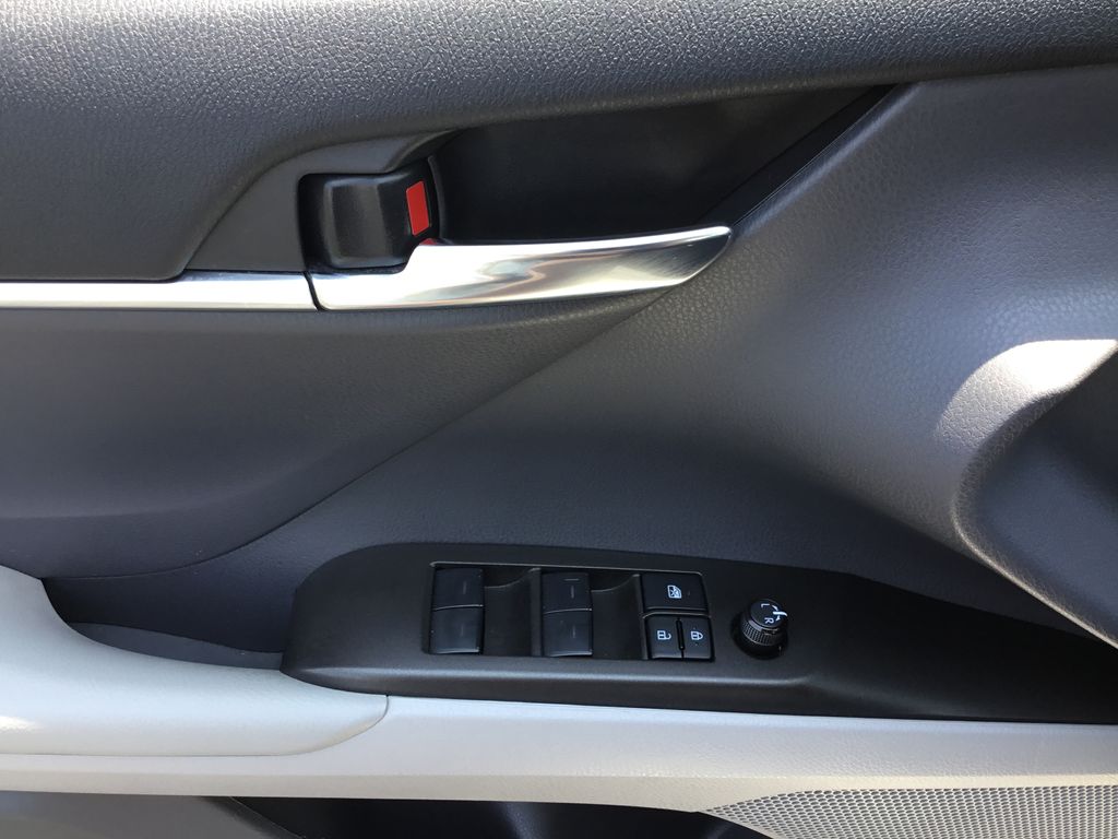 2023 Toyota Camry SE 16