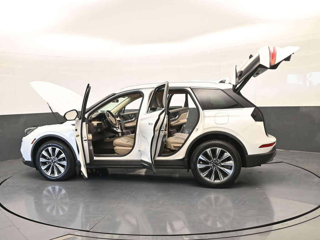 Used 2022 Pristine White Metallic Tri-Coat Lincoln Reserve image 79