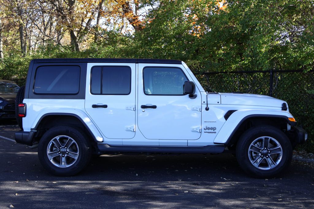 2020 Jeep Wrangler Unlimited Sahara 9