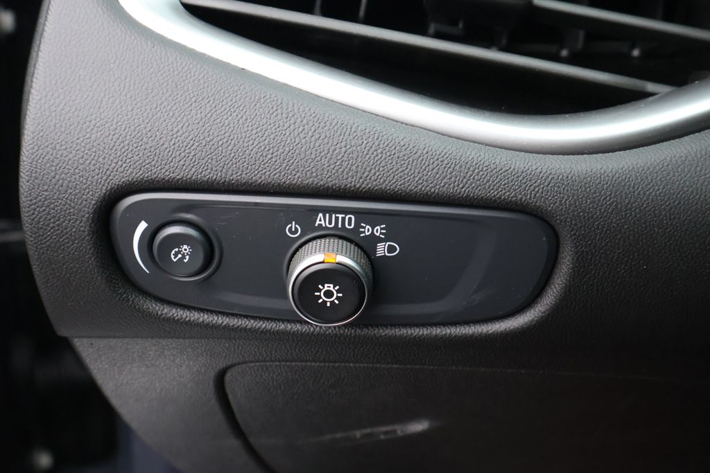 Thumbnail: 2025 Chevrolet Malibu - 17