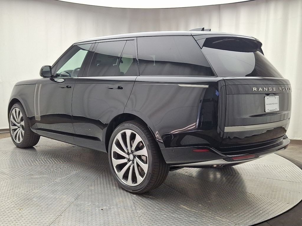 Thumbnail: 2025 Land Rover Range Rover - 4