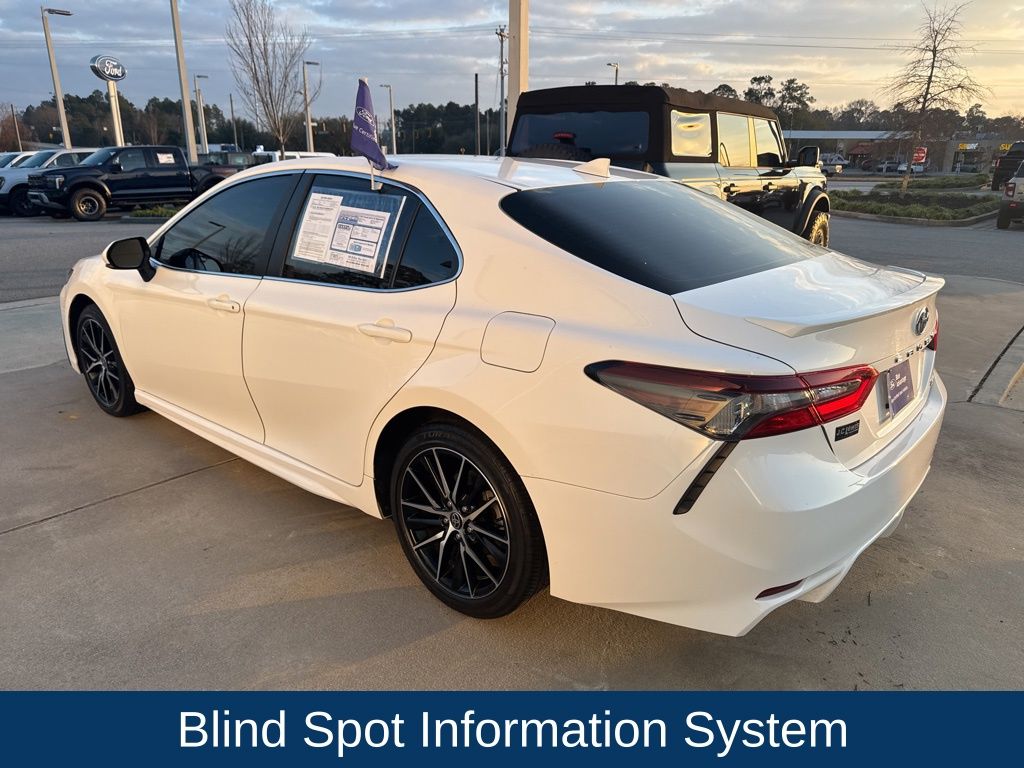 2024 Toyota Camry SE