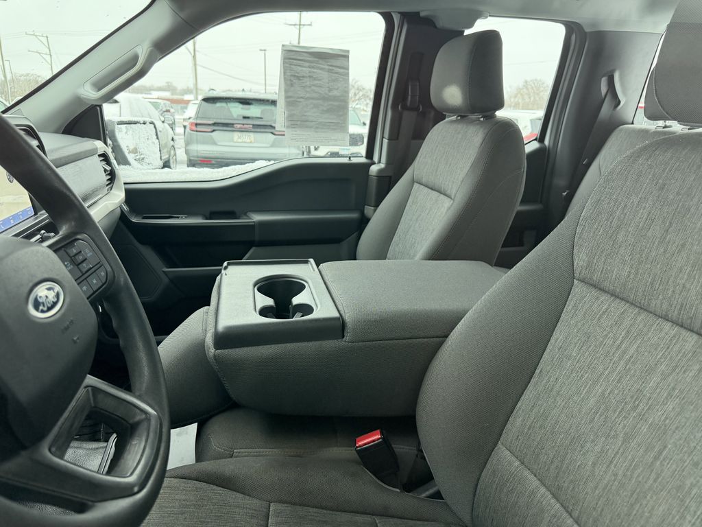 View vehicle photo 2