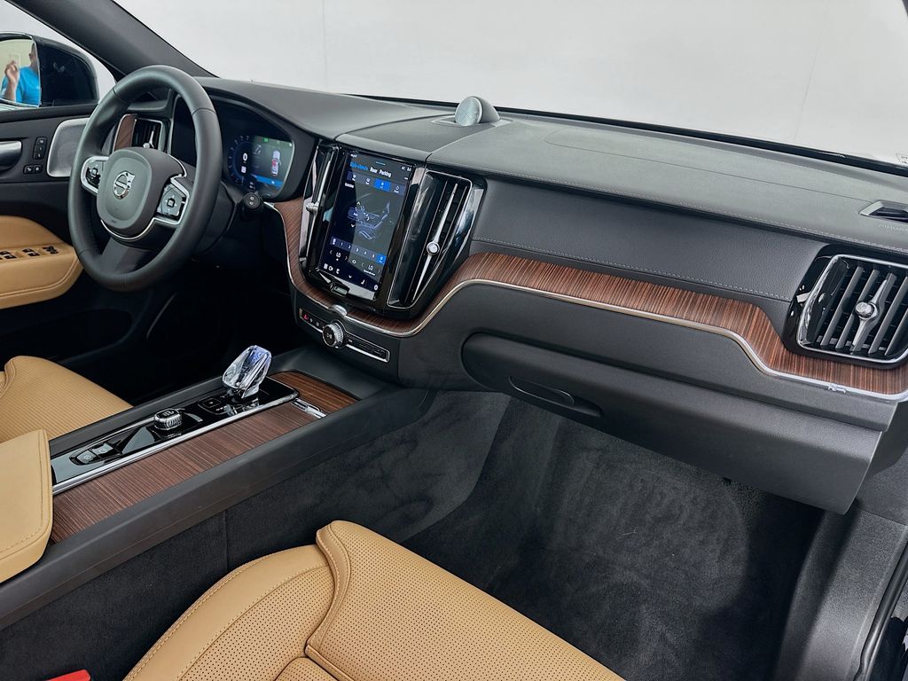 Thumbnail: 2023 Volvo XC60 - 29