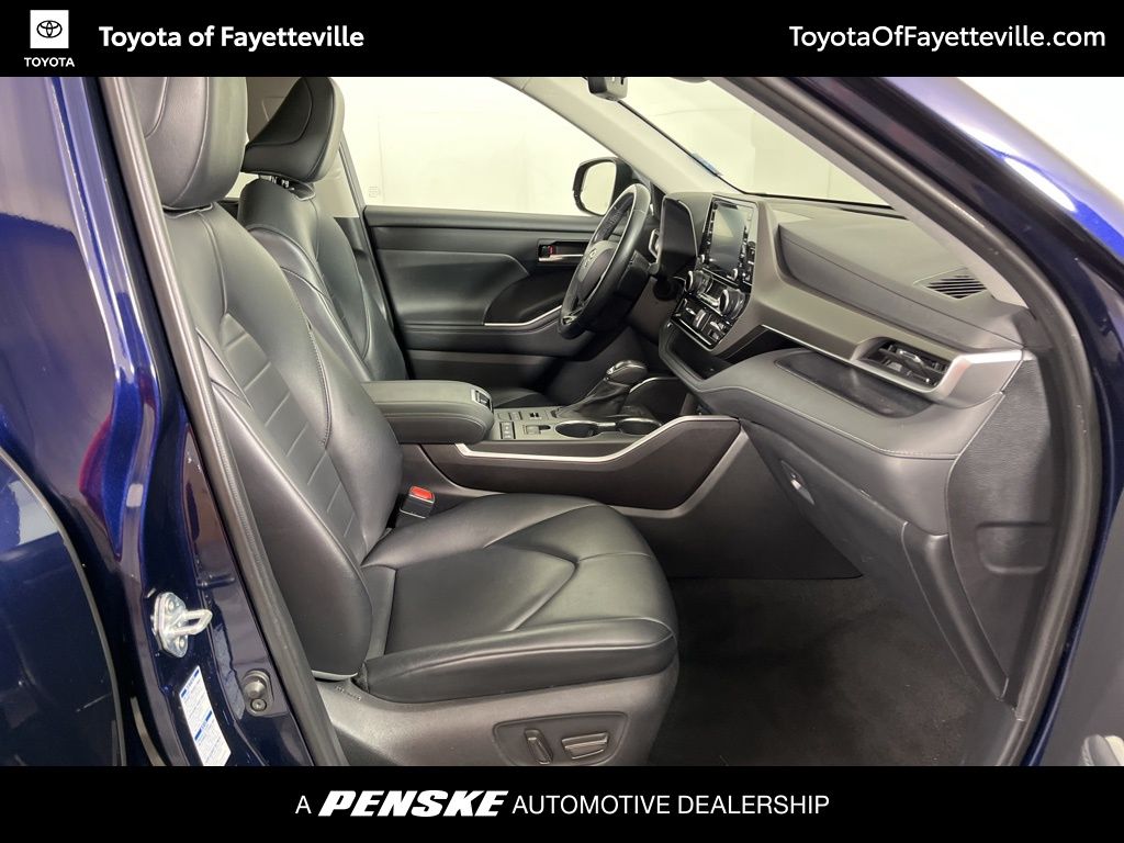 Thumbnail: 2021 Toyota Highlander - 7