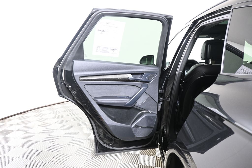 Thumbnail: 2023 Audi SQ5 - 32