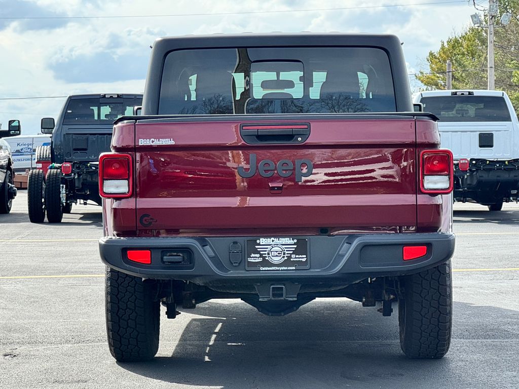 View vehicle photo 6