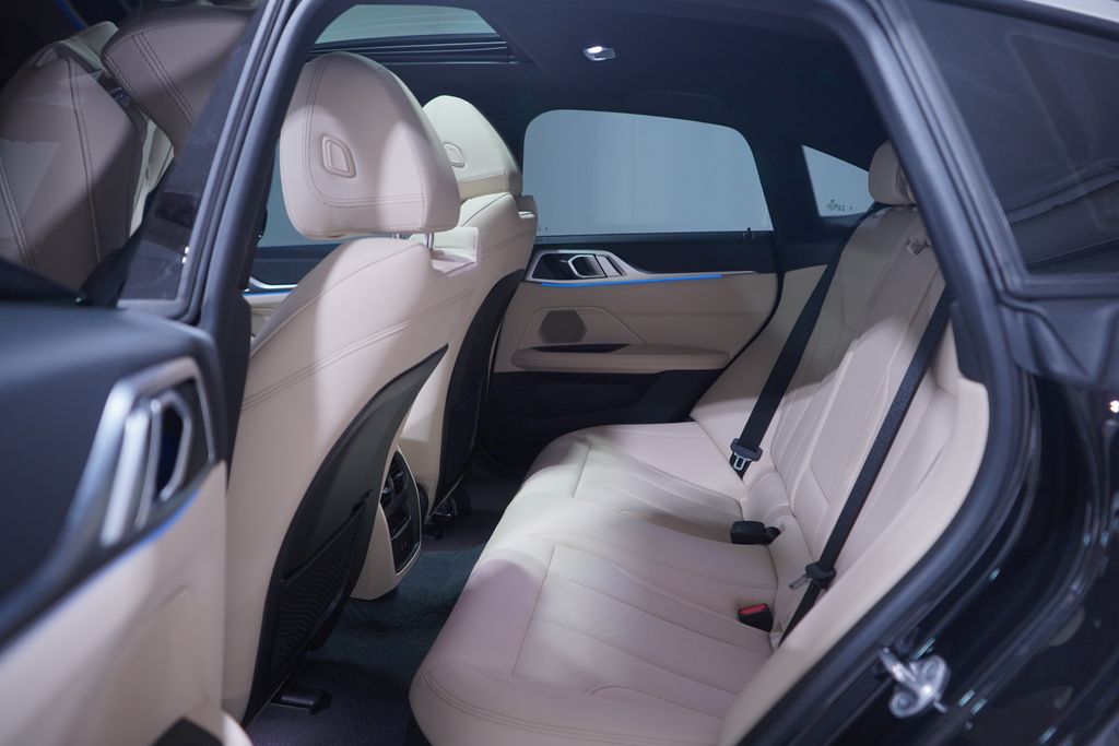 Thumbnail: 2023 BMW i4 - 9