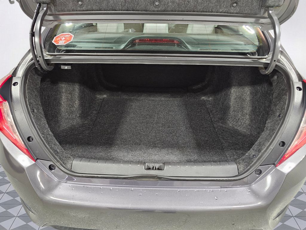 Used 2018  Honda LX image 15