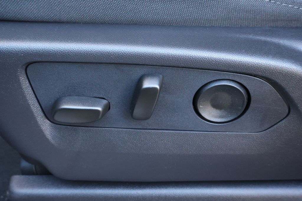 Thumbnail: 2026 Chevrolet Silverado 2500 - 15